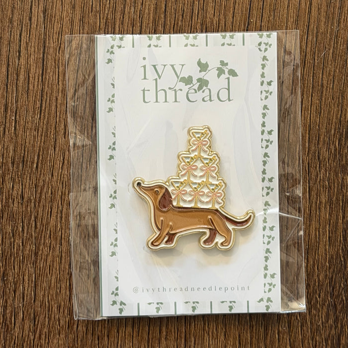 Weenies & Tinis Needle Minder