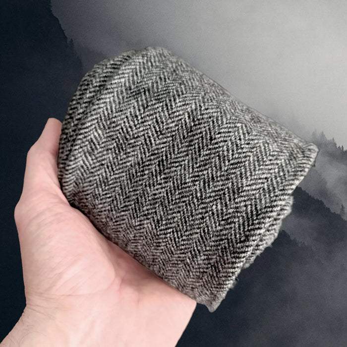 100% Wool Replica Viking Leg Wrap / Wininga in Bi-Colour Herringbone Weave on Hand