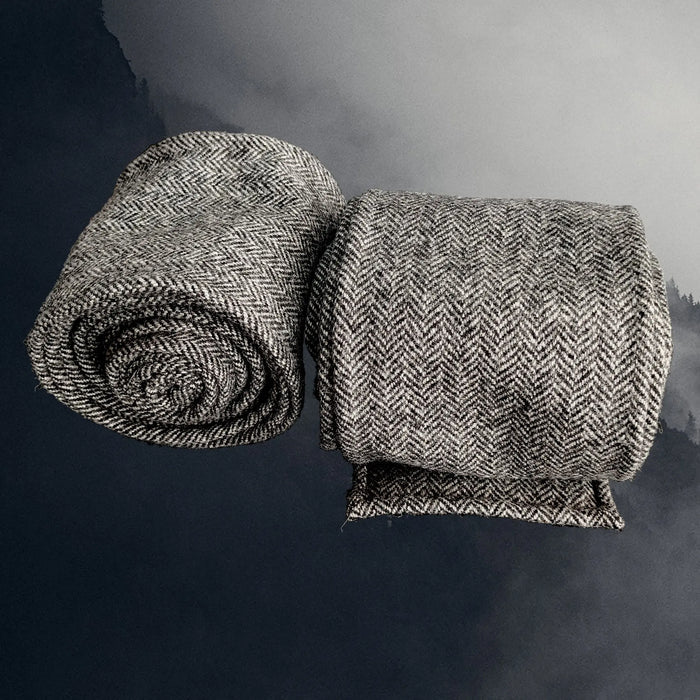 100% Wool Replica Viking Leg Wrap / Winingas in Bi-Colour Herringbone Weave - Front & Side