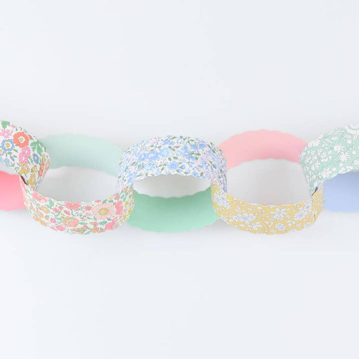 Liberty Scalloped Paper Chains