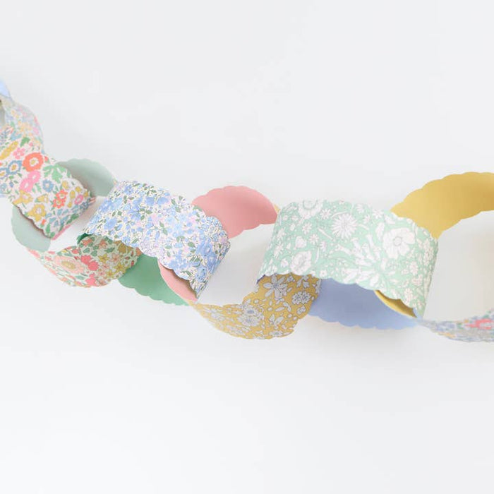 Liberty Scalloped Paper Chains