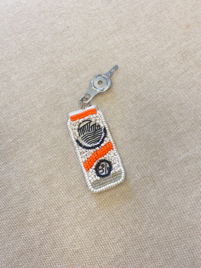 White Claw Needle Threader